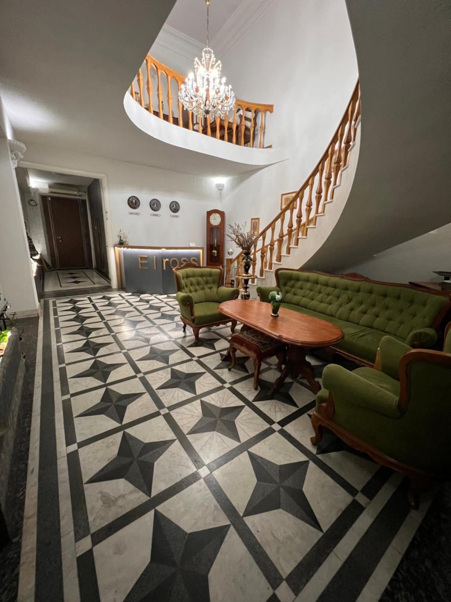 Elross Hotel Jerevan Exteriör bild